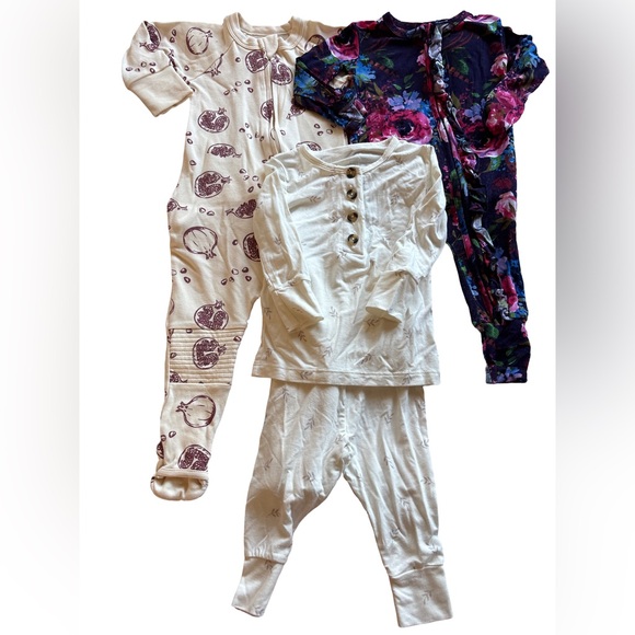 Cozy Kids Pajama Sets (3) 2 onesies and 1 2 piece 6 months - Picture 1 of 9